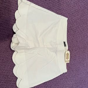Mud pie scalloped shorts